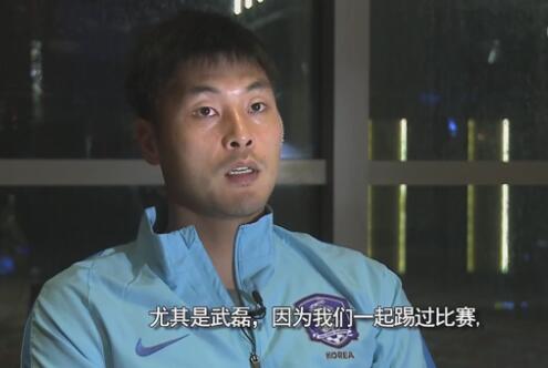 女主角佩内洛普·克鲁兹与二位型男欧文·威尔逊和本·斯蒂勒亮相红毯，克鲁兹身穿绿裙十分妖娆惹眼。